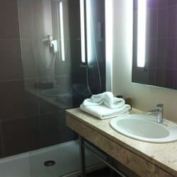 Best Western Plus Hôtel & Spa de Chassieu - Salle de bain douche à l'italienne