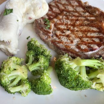 Applebee's Grill + Bar - 8 oz. Top Sirloin* - American Near Me - Vallejo, California Applebee's Grill + Bar - 8 oz. Top Sirloin* - American Near Me - Vallejo, California