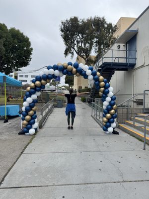 Corporate events - Backdrops, columns, arches, helium balloons and center pieces available. Corporate events - Backdrops, columns, arches, helium balloons and center pieces available.
