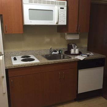 Hampton Inn & Suites Williamsburg-Richmond Rd - Kitchen- microwave, stove, refrigerator, dishwasher - Hotels Near Me - Williamsburg, Virginia