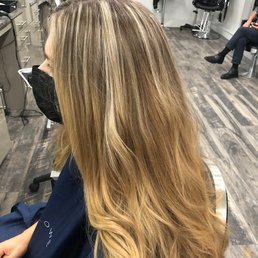 The color is not blended and I'm sure you can see how clunky the highlights are at the top.... The color is not blended and I'm sure you can see how clunky the highlights are at the top....