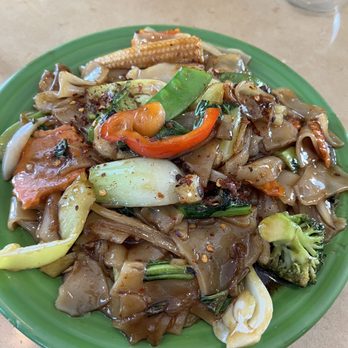 Thai Spice - Drunken noodles (vegetarian) - Thai Near Me - Indianapolis, Indiana