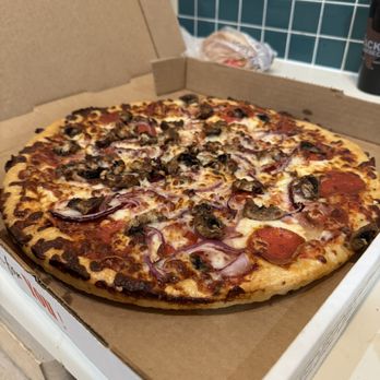 The Cheesy Bite - They didn't cut our pizza.. - Pizza Near Me - Pflugerville, Texas