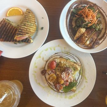 Cottonwood Station - Couple of sandies and the serried broccoli chicken salad - Pizza Near Me - Blue Diamond, Nevada Cottonwood Station - Couple of sandies and the serried broccoli chicken salad - Pizza Near Me - Blue Diamond, Nevada