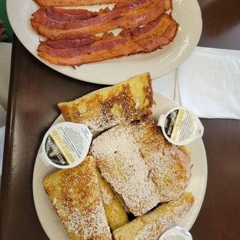 Bear E Patch Cafe - French toast and bacon - Diners Near Me - Charleston, South Carolina