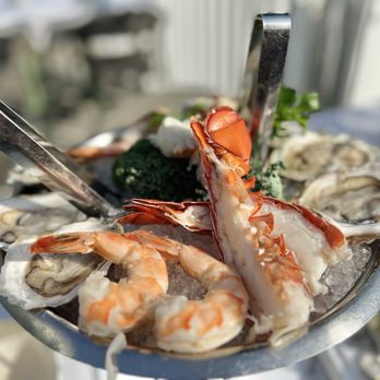 Smith & Wollensky - Miami Beach - Seafood tower for 2 - Steakhouses Near Me - Miami Beach, Florida Smith & Wollensky - Miami Beach - Seafood tower for 2 - Steakhouses Near Me - Miami Beach, Florida