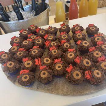 Three Pug Bakery & Catering - Paddington Bear mini cupcakes - Bakeries Near Me Three Pug Bakery & Catering - Paddington Bear mini cupcakes - Bakeries Near Me