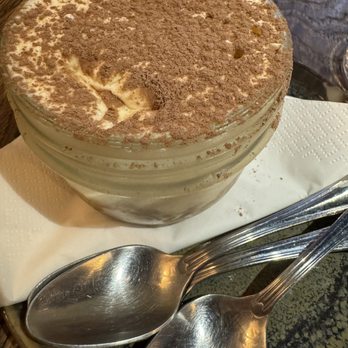 La Grande Cremerie - Tiramisu - Wine Bars Near Me - Paris, 75 La Grande Cremerie - Tiramisu - Wine Bars Near Me - Paris, 75