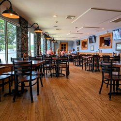 Max's Grille & Sports Bar - Dining area.