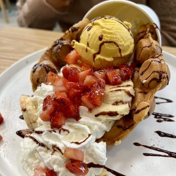 Mango Mango Dessert - Egg Waffle with strawberries and mango icecream - Desserts Near Me - Livingston, New Jersey