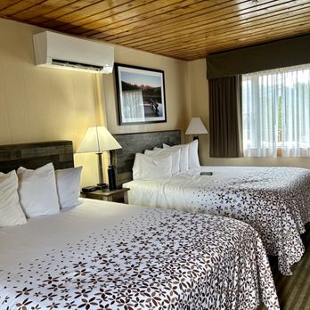 Estes Mountain Lodge - Hotels Near Me - Estes Park, Colorado Estes Mountain Lodge - Hotels Near Me - Estes Park, Colorado