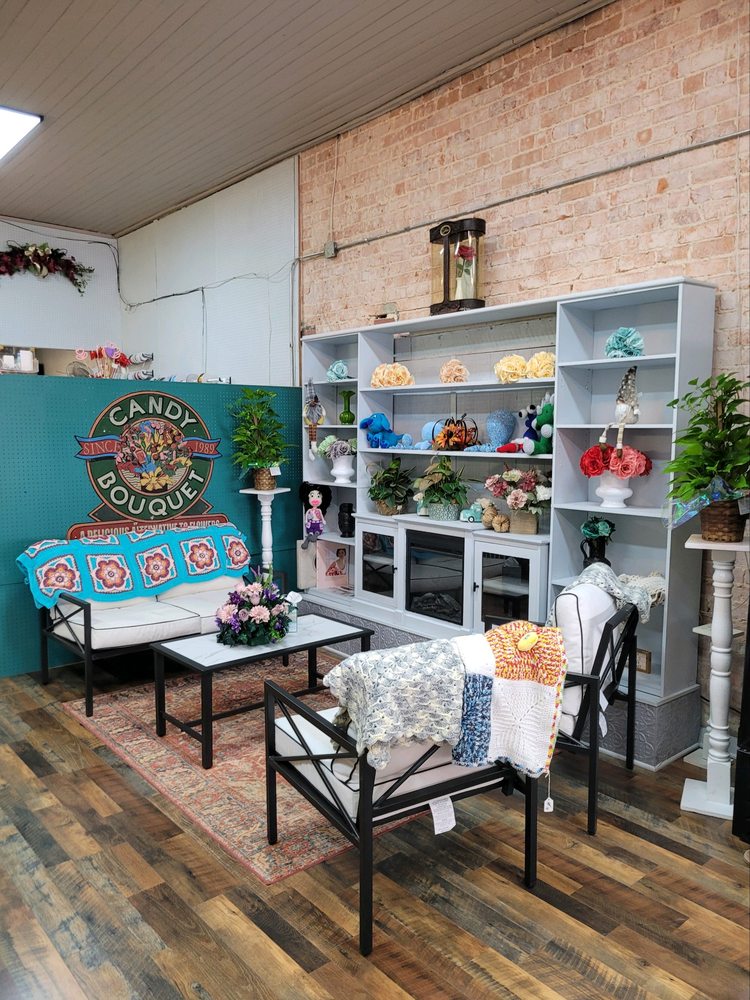 BRUNDIDGE FLORIST Updated October 2024 Request Information 16 Photos 104 S Main St