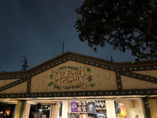 Le Petit Chalet Gifts by null