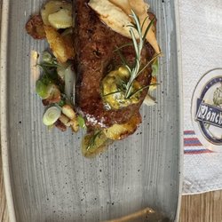 Restaurant Zum Roten Ochsen - Steak mit Sellerie Püree Bratkartoffel.