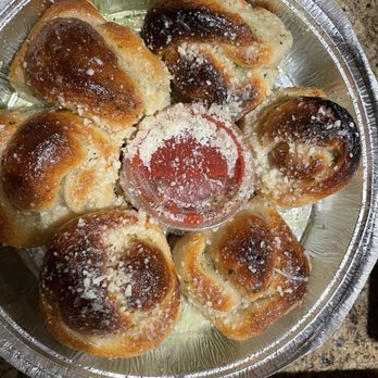Manhattan NY - Garlic knots - Pizza Near Me - Fort Lauderdale, Florida Manhattan NY - Garlic knots - Pizza Near Me - Fort Lauderdale, Florida