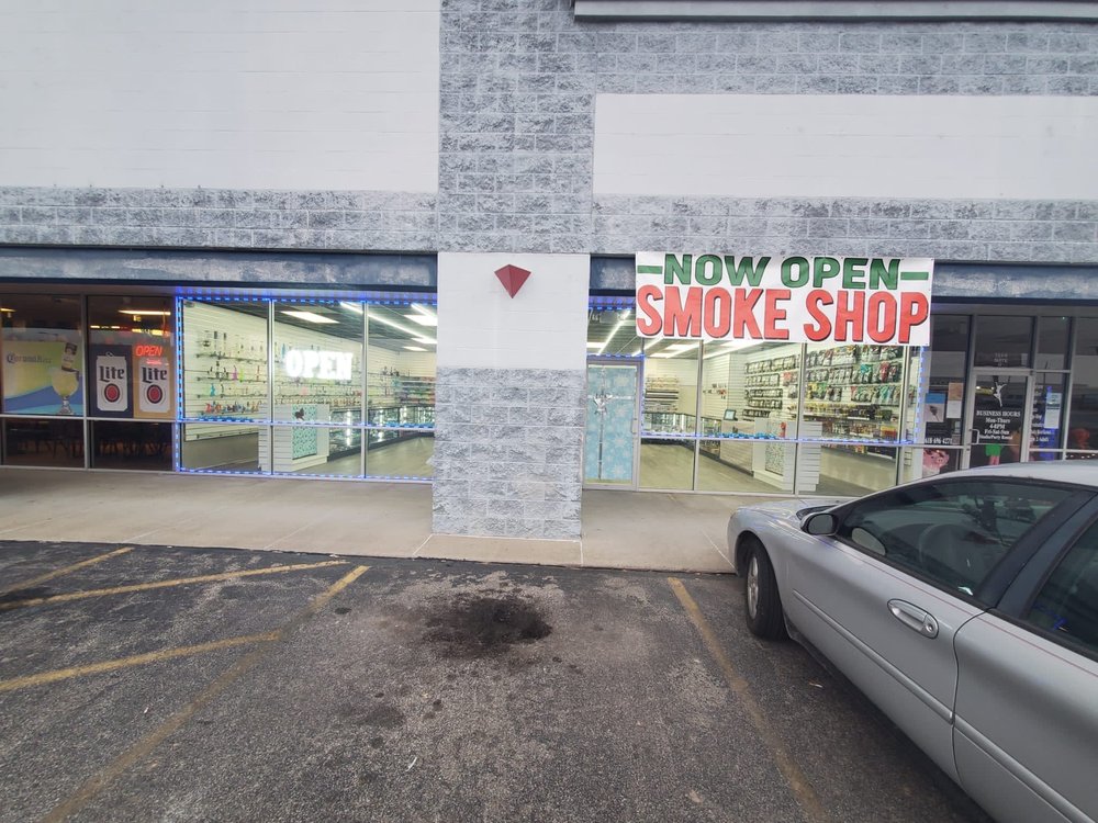 PUFF HUFF SMOKE & VAPE Updated June 2024 19 Photos 1340 Illinois