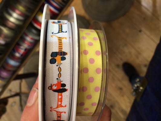 V V Rouleaux by null