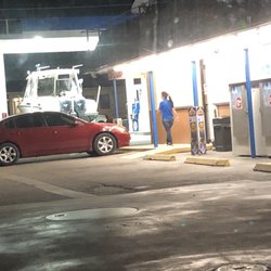 Crazy Billy's Country Store - Employee that refused to give change to air up a flat tire and closed the gas station at 940pm. GREAT service
