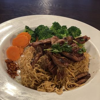 Sonora Thai Cuisine - Pepper, garlic pork with egg noodles - Thai Near Me - Sonora, California Sonora Thai Cuisine - Pepper, garlic pork with egg noodles - Thai Near Me - Sonora, California