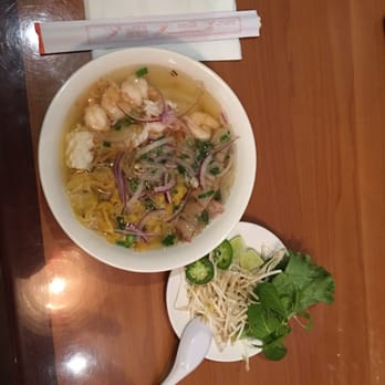 Ha Long Bay - I came to Ha Long Bay for there speciality "mi wonton soup" very tasteful and. Keep your stomach full for a very good price! - Vietnamese Near Me - Tucson, Arizona