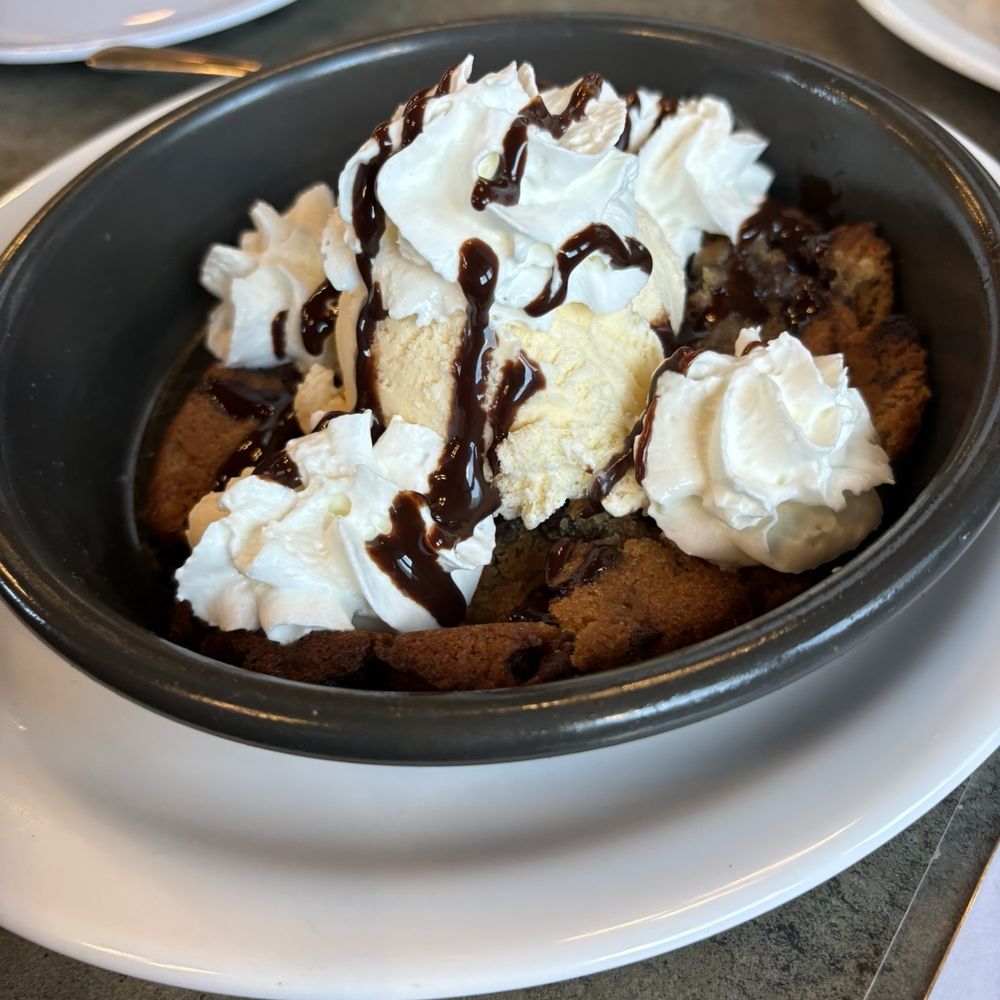 Broadway Bar & Pizza - Pizza Near Me - Maple Grove, Minnesota