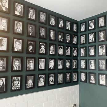 Brennan's - High School Class Pictures - Wine Bars Near Me - Saint Louis, Missouri