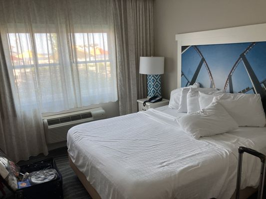 Hotel Breakers by null