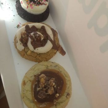 Crumbl - Encino - Cookies - Bakeries Near Me - Encino, California Crumbl - Encino - Cookies - Bakeries Near Me - Encino, California