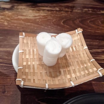 DOMU - Hot towels to clean hands - Ramen Near Me - Orlando, Florida DOMU - Hot towels to clean hands - Ramen Near Me - Orlando, Florida