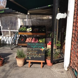 Planta Maestra - En la entrada de Planta Maestra podrán encontrar verdura orgánica