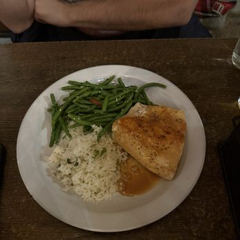 The Warming Hut - miso salmon with rice and green beans - New American Near Me - Mammoth Lakes, California The Warming Hut - miso salmon with rice and green beans - New American Near Me - Mammoth Lakes, California
