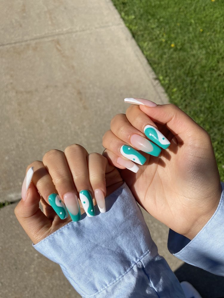 NAILS TO GO & SPA Updated September 2024 26 Reviews 9330 Bathurst Street, Vaughan, Ontario