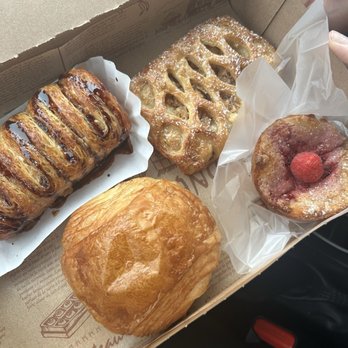 Reis’ Bakery - Salted caramel roll, apple croissant, pain au chocolat and raspberry cream bun - Bakeries Near Me - Omaha, Nebraska Reis’ Bakery - Salted caramel roll, apple croissant, pain au chocolat and raspberry cream bun - Bakeries Near Me - Omaha, Nebraska