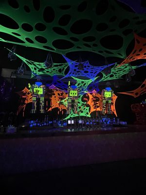 Tree House Chicago by null