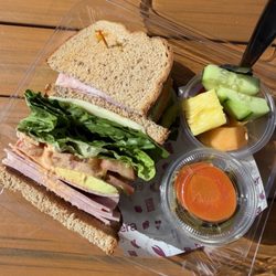 Nevera Juice Bar - Whole wheat sandwich