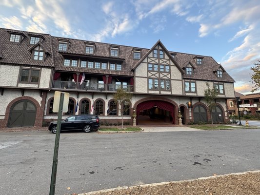 Grand Bohemian Lodge Asheville, Autograph Collection by null