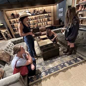 Tecovas Domain Northside - Leaning about boots and fit with an amazing SA - Leather Goods Near Me - Austin, Texas Tecovas Domain Northside - Leaning about boots and fit with an amazing SA - Leather Goods Near Me - Austin, Texas