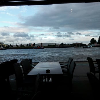 Captain's Dinner - Blick aufs Wasser - Seafood Near Me - Hamburg, HH