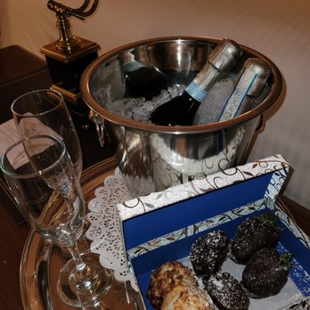 Curry Estate - Winter Getaway package - Venues & Event Spaces Near Me - Hopewell Junction, New York