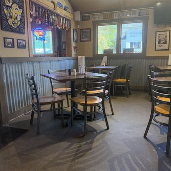 Moe's Original Bar B Que - Decor - Barbeque Near Me - Woodfin, North Carolina