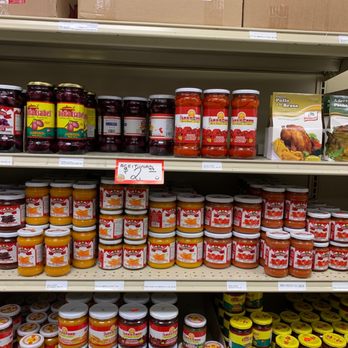 La Latina - jars of food on a shelf in a grocery store - Grocery Near Me - Springfield, Virginia La Latina - jars of food on a shelf in a grocery store - Grocery Near Me - Springfield, Virginia