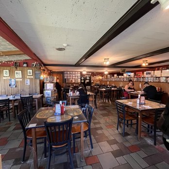 The Traveler Restaurant - American Near Me - Union, Connecticut
