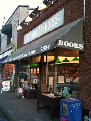 Annie Bloom's Books by null