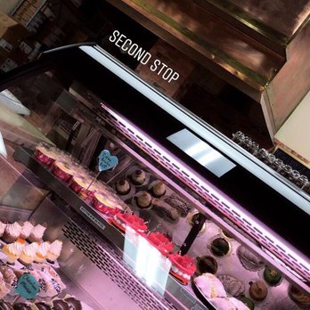 Baklovah Bakery - Desserts Near Me - San Antonio, Texas