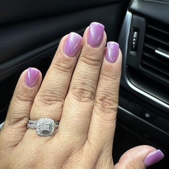 Edgy Nails & Spa - Jessica did a great job nails came out beautiful love the color first time getting cateye will definitely get it again - Nail Salons Near Me - Riverside, California