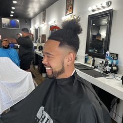 Golden Touch Barbershop - Fade undercut
