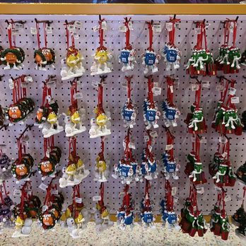 M&M'S New York - M&M's Christmas Ornaments - Candy Stores Near Me - New York, New York M&M'S New York - M&M's Christmas Ornaments - Candy Stores Near Me - New York, New York
