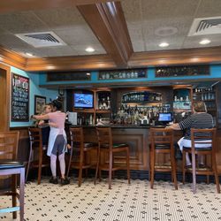 The Prawnbroker Restaurant & Fish Market - Bar
