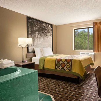 Super 8 by Wyndham Mayfield - Guest room - Hotels Near Me - Mayfield, Kentucky Super 8 by Wyndham Mayfield - Guest room - Hotels Near Me - Mayfield, Kentucky
