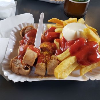 Konnopke's Imbiß - Food Stands Near Me - Berlin, BE